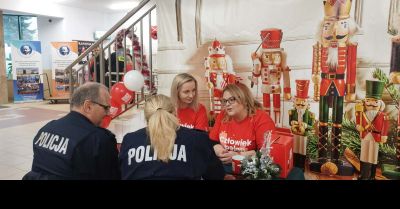 Radomscy policjanci wsparli Szlachetną Paczkę i rodziny