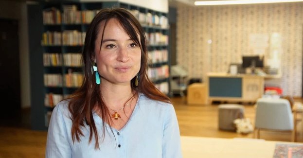 Dyplom szkoły wyższej i staż pracy dają mniejszą przewagę płacową niż 20 lat temu – wynika z analizy badaczek z Uniwersytetu Łódzkiego. Na ten spadek wpływ miały m.in. rosnąca liczba absolwentów szkół wyższych i zmiany demograficzne, ale także dynamiczny wzrost płacy minimalnej, za którym nie podążyły pozostałe wynagrodzenia na rynku. Badanie wskazuje, że malejące znaczenie edukacji i doświadczenia sugeruje, że tradycyjne miary kapitału ludzkiego tracą na znaczeniu.