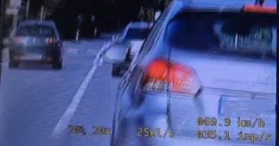 Kierująca seatem ukarana za wyprzedzanie na pasach